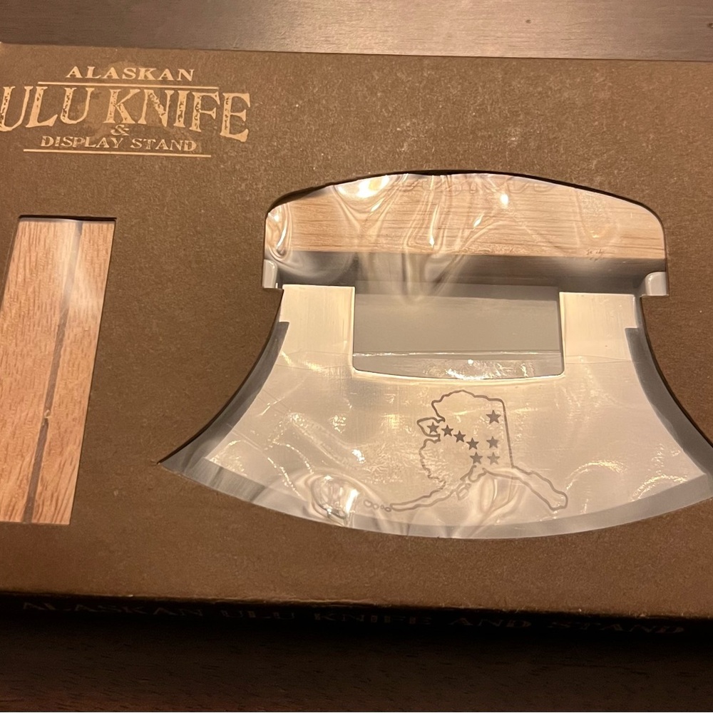 Alaskan‎ ULU Knife & Display Stand Arctic Circle Brand Color Wooden Brown